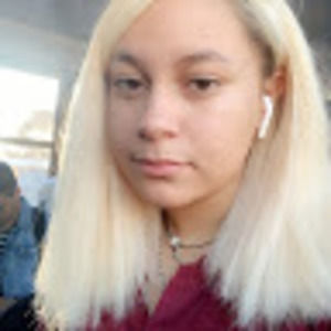 Meet your Posher, Chloe